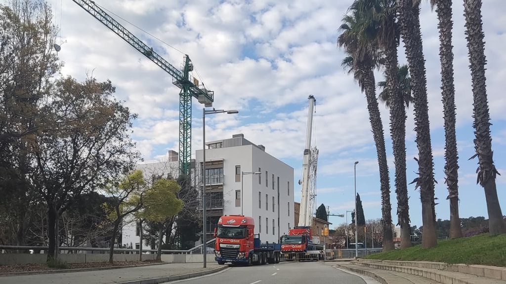 Retirada de la grua de Torrent Viu